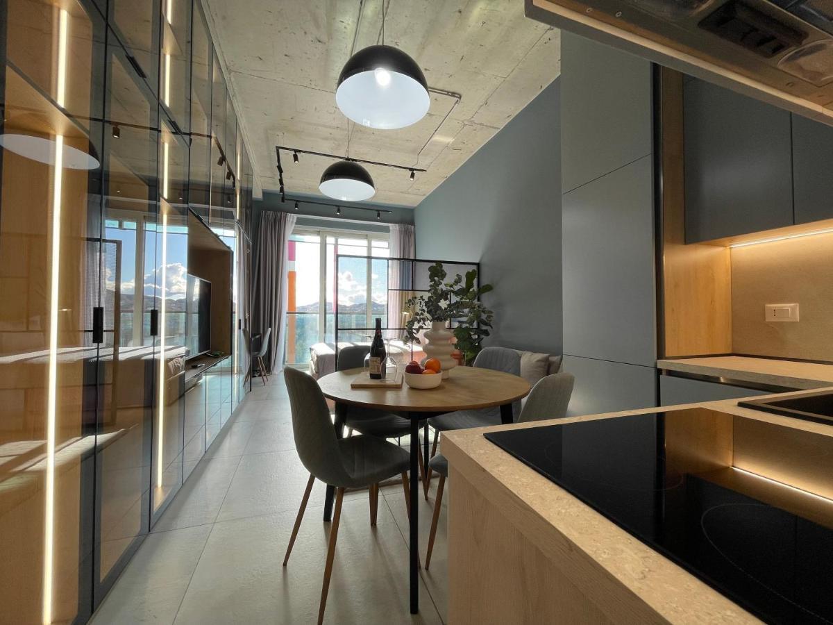 Ambassador Skyline Apartments 地拉那 外观 照片