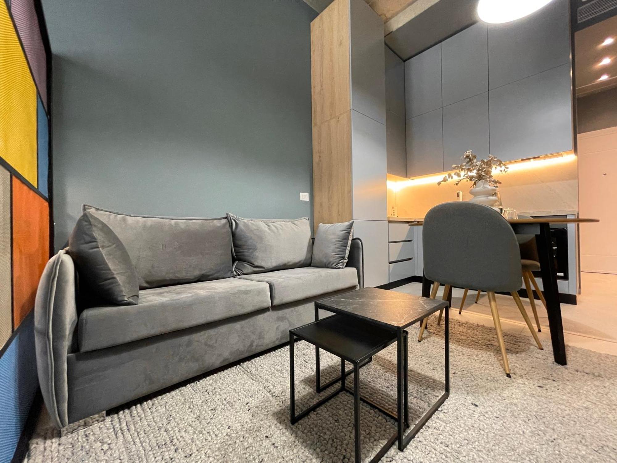 Ambassador Skyline Apartments 地拉那 外观 照片